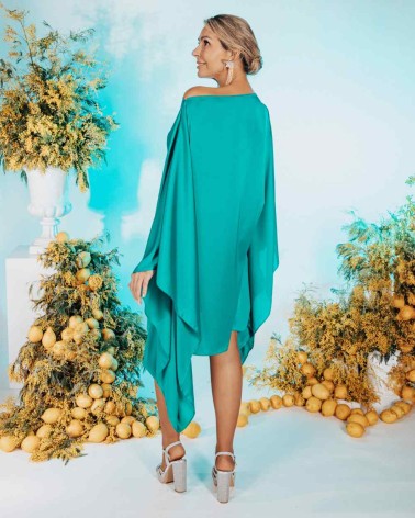 Vestido caftán corto azul celeste satinado