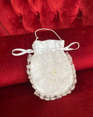Bolso de comunión tipo limosnera con encaje floral