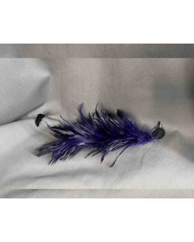 Tocado de plumas azul noche con pinza