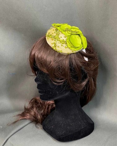 Tocado diadema lima con flores y pedrería