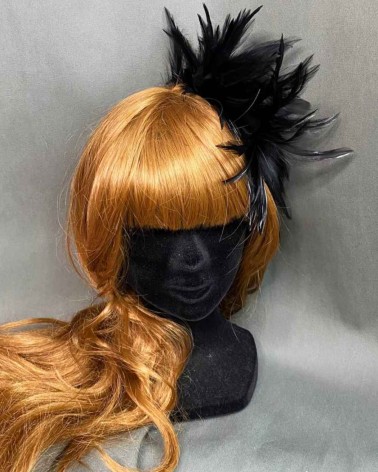 Tocado plumas negras con clip metálico
