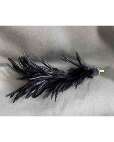 Tocado plumas negras con clip metálico