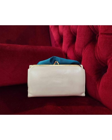Bolso clutch de fiesta con flor joya y encaje verde