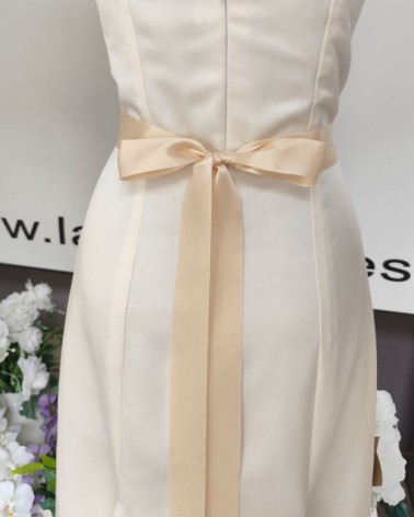 Cinturón beige satinado con lazada larga
