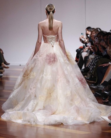 Vestido Novia de Alta Costura Floral Color Melocotón en Organza