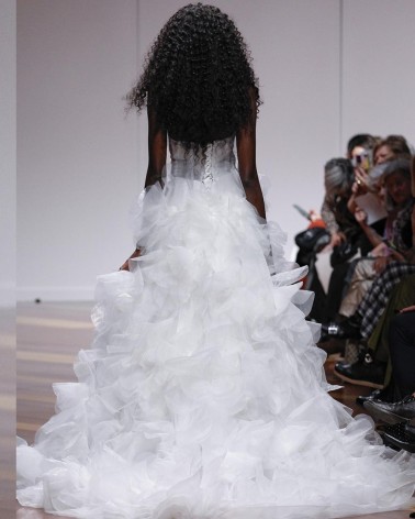Vestido de Novia Alta Costura en Organza con Aplicaciones Florales
