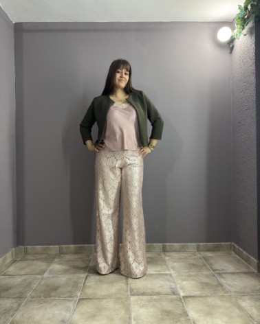 Chaqueta corta verde con manga larga