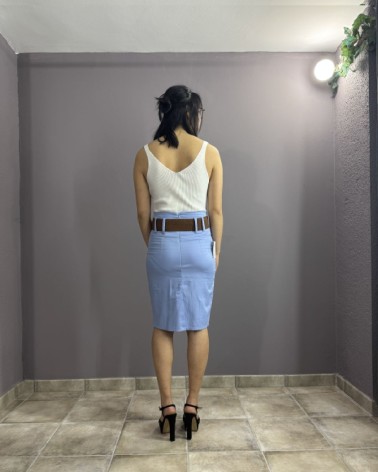 Falda tubo vaquera con cinto color azul cielo