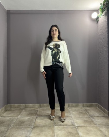 Sudadera blanca con estampado artístico