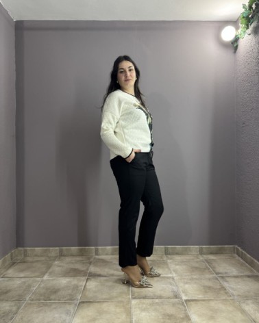 Sudadera blanca con estampado artístico