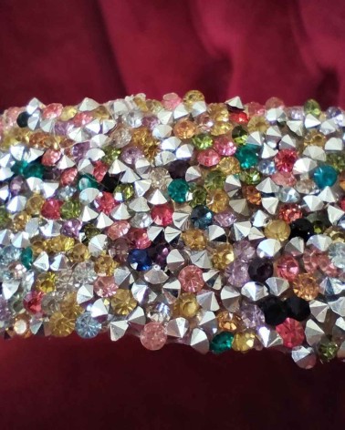Cinturón de fiesta dorado con pedrería multicolor