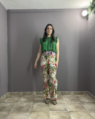 Top verde con volantes