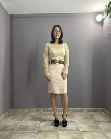 Falda tubo vaquera con cinto de color nude