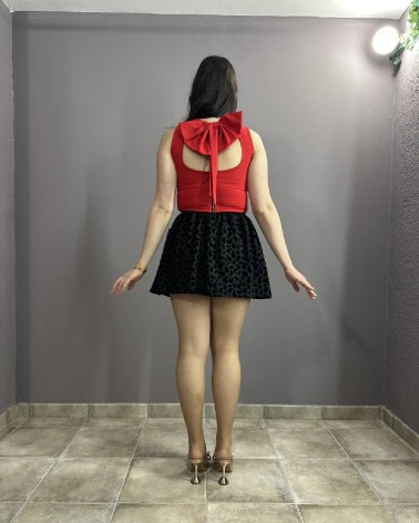 Falda negra de terciopelo con estampado animal print