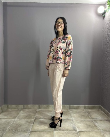 Pantalón largo rosa claro y lazo en la espalda