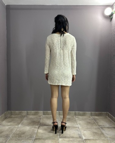 Vestido corto de punto y manga larga
