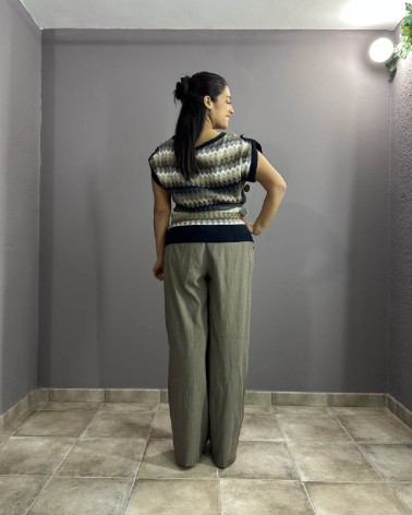 Jersey sin mangas con estampado zigzag en tonos tierra