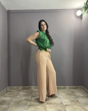 Pantalón largo beige claro con cinturón de cuerda