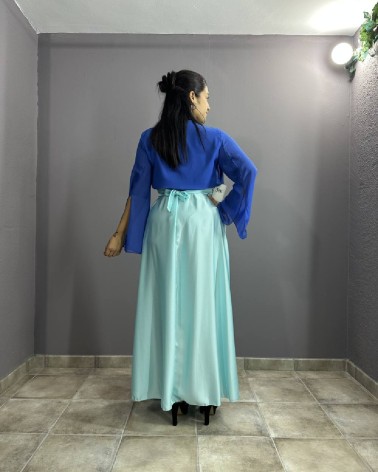 Chaqueta corta azul de gasa con mangas acampanadas