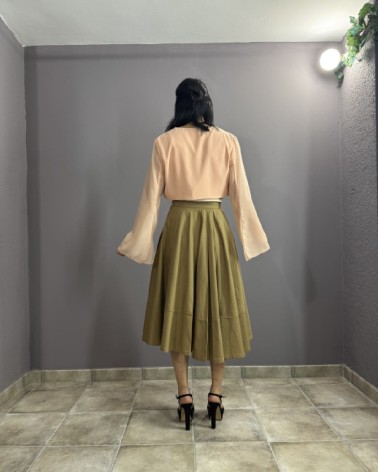 Chaqueta corta rosa palo de gasa con mangas acampanadas