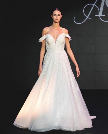 Maxi vestido de novia de encaje con pedrería escote corazón y hombros descubiertos