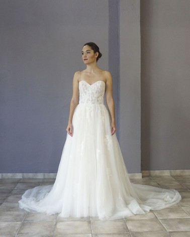 Vestido de Novia Corte A en Tul con Escote Corazón y Bordados Florales