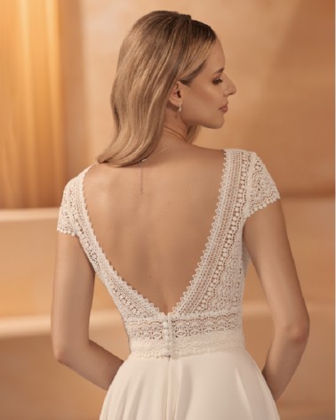 Top de novia en encaje crochet con escote profundo y espalda en V