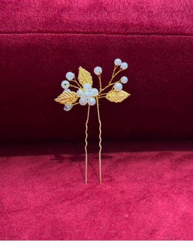 Horquilla de novia dorada con perlas y hojas metálicas