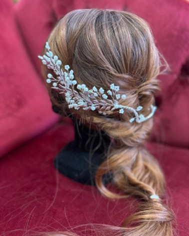 Tocado de novia largo con cristales y perlas en acabado plata
