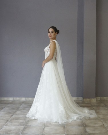 Vestido de Novia con Tirantes Vaporosos y Cuerpo Corsetero en Tul Bordado Floral