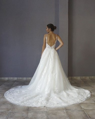 Vestido de Novia Corte A en Tul Bordado con Escote Profundo en V