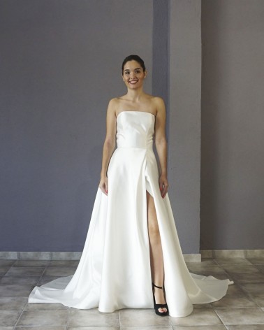 Vestido de Novia Línea A Escote Palabra de Honor Raja Frontal