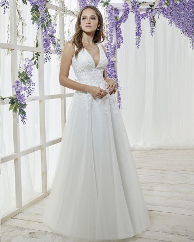 Vestido de Novia estilo princesa escote pico con falda de tul