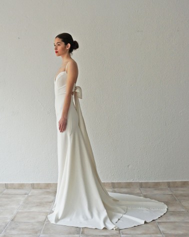 Vestido de Novia Sirena escote corazón con tirante y lazo en la espalda