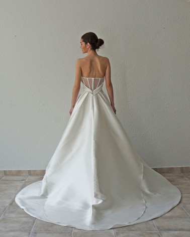 Vestido de Novia Corte Princesa con Escote Corazón y Espalda con Tul Estructurado
