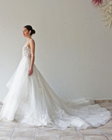 Vestido de Novia Escote en V con Falda de Tul Bordado