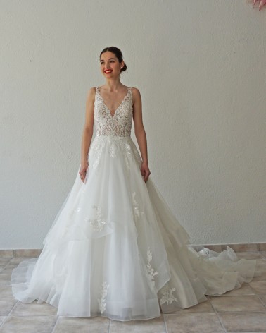 Vestido de Novia Escote en V con Falda de Tul Bordado