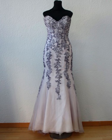 Vestido Novia corte Sirena Palabra de honor con escote Corazón con Encaje a Contraste y cierre de Corsé