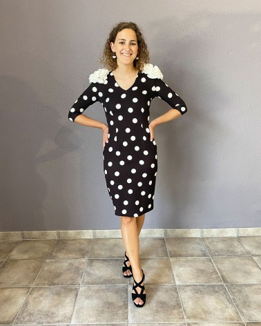 Vestido de color negro con lunares blanco midi