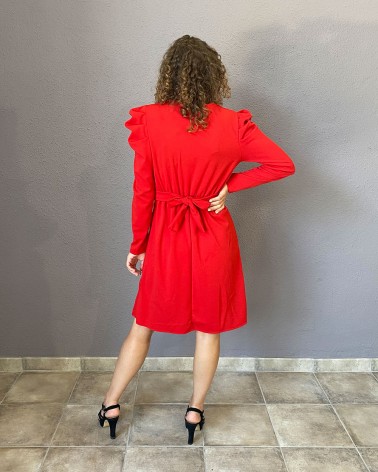 Vestido corto de manga larga rojo con hombreras y cinto