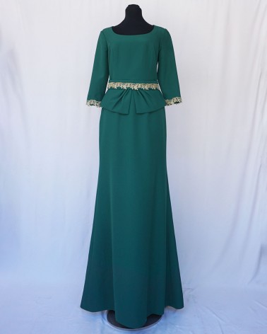Vestido largo con peplum estructurado y detalles dorados