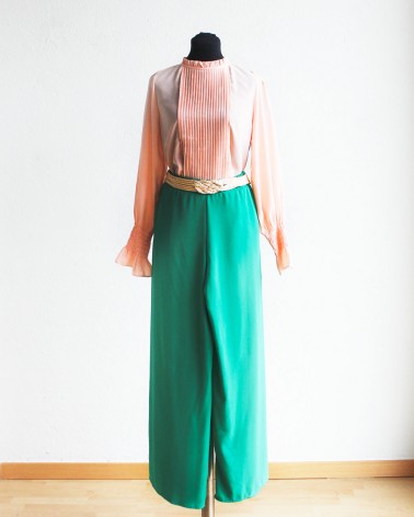 Pantalón estilo campana verde