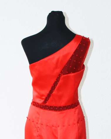 Vestido largo rojo asimétrico