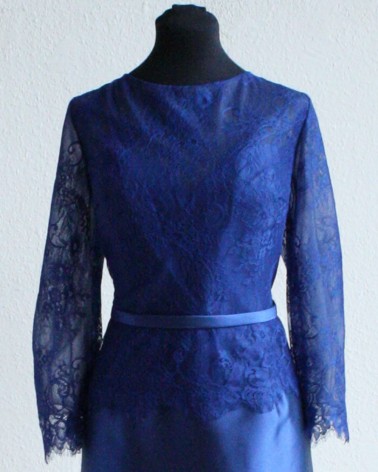 Vestido Midi Azul de Encaje