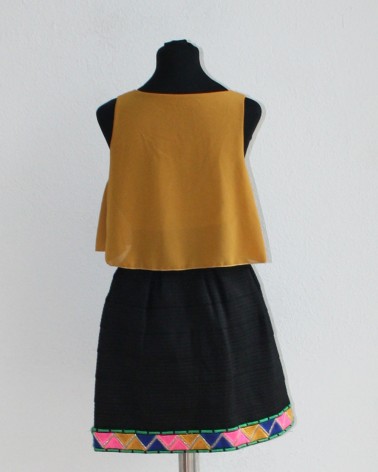 Falda de Fiesta Corta Negra con Triángulos de Colores