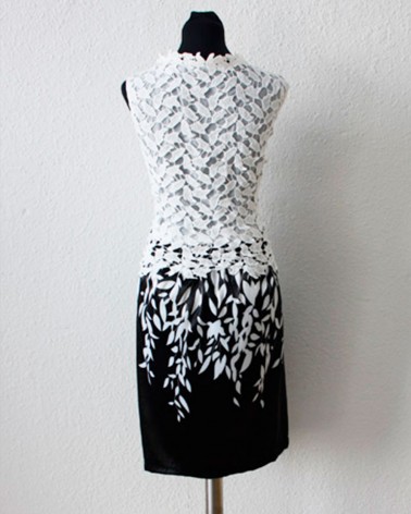 Vestido Corto Blanco y Negro Estampado Floral