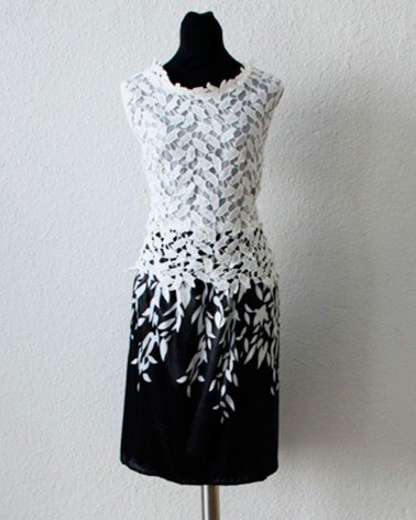 Vestido Corto Blanco y Negro Estampado Floral
