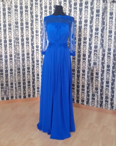 Vestido Azul eléctrico con diseño de encaje y pedrería en tul