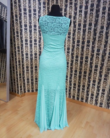 Vestido color aguamarina de encaje sin mangas