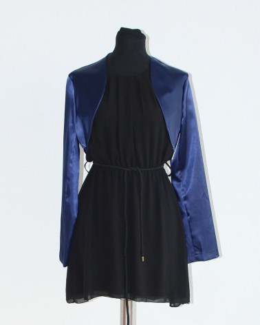 Bolero de fiesta azul marino con efecto satinado